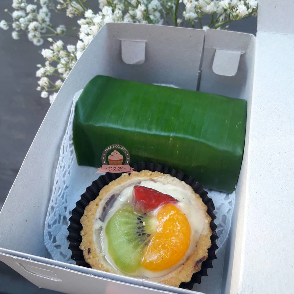 Snackbox suguhan DKM Cakes Toko Kue Online Jember