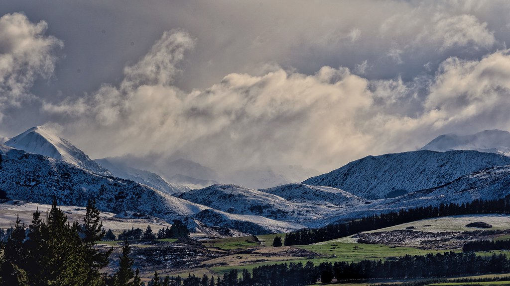 Winter weather, Lake Coleridge. Gale force winds stripping… Flickr