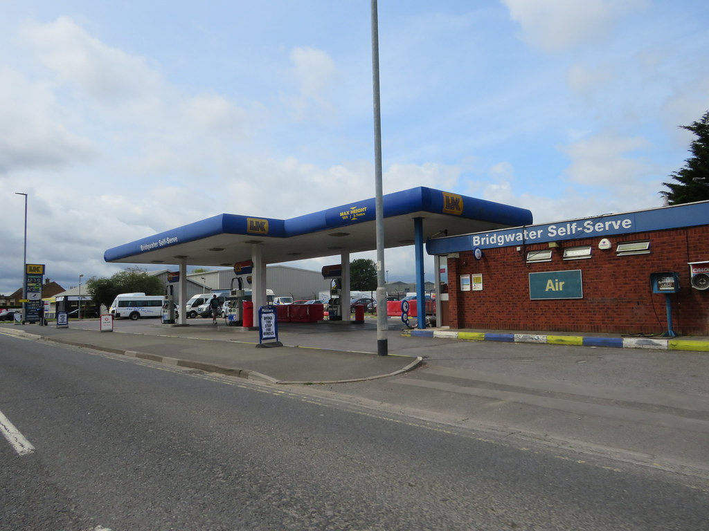 UK Bridgwater Self Serve, Bristol Road, Bridgwater, Some… Flickr