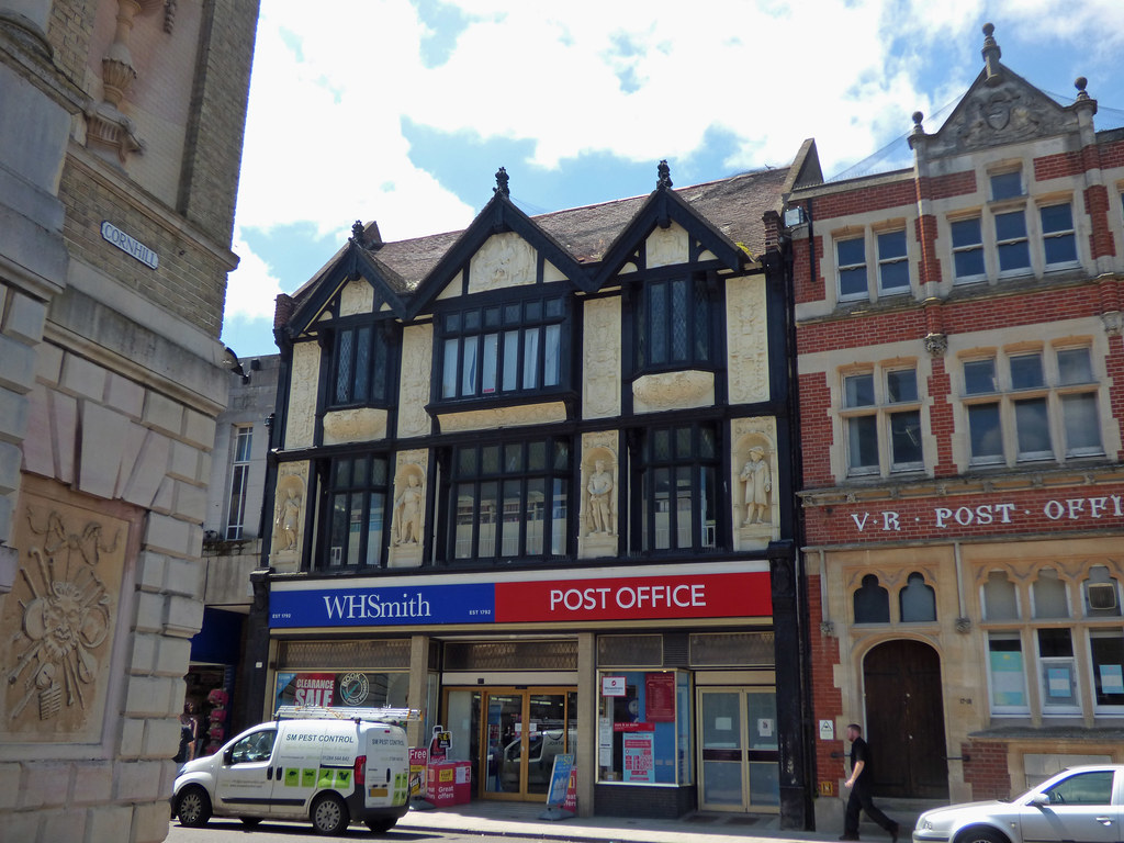 WH Smith Post Office Cornhill, Bury St Edmunds A look ar… Flickr