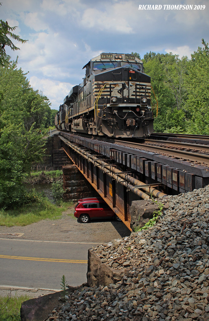 NS 42K Ravenna Rd Brady Lake, OH 8/4/19 Loaded grain train… Flickr