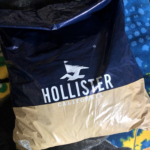 Late Post MY package from Hollister arrived. 📦🙏😍😁😇 (… Flickr