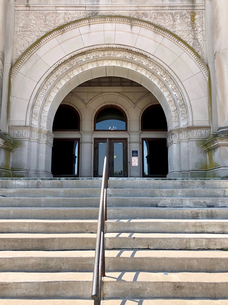Rush County Courthouse, Rushville, IN Warren LeMay Flickr