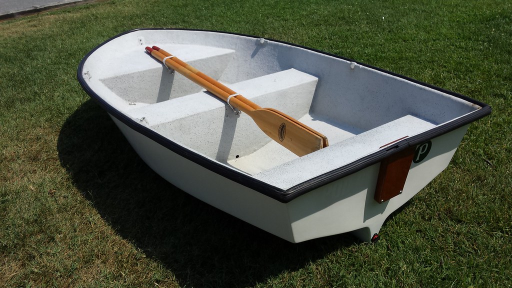 6213 Howar Dinghy 1980 8' Fiberglass Howmar Dinghy in ver… Flickr