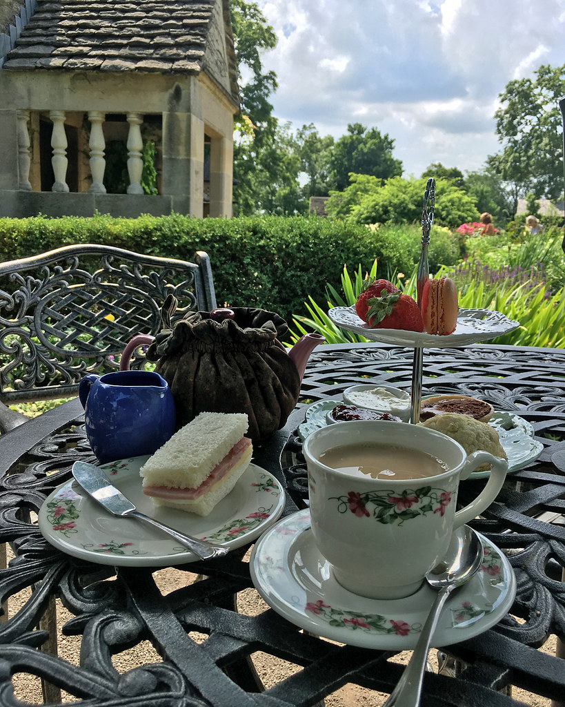 Tea at the Cotswold Cottage The outdoor "tea room" next to… Flickr