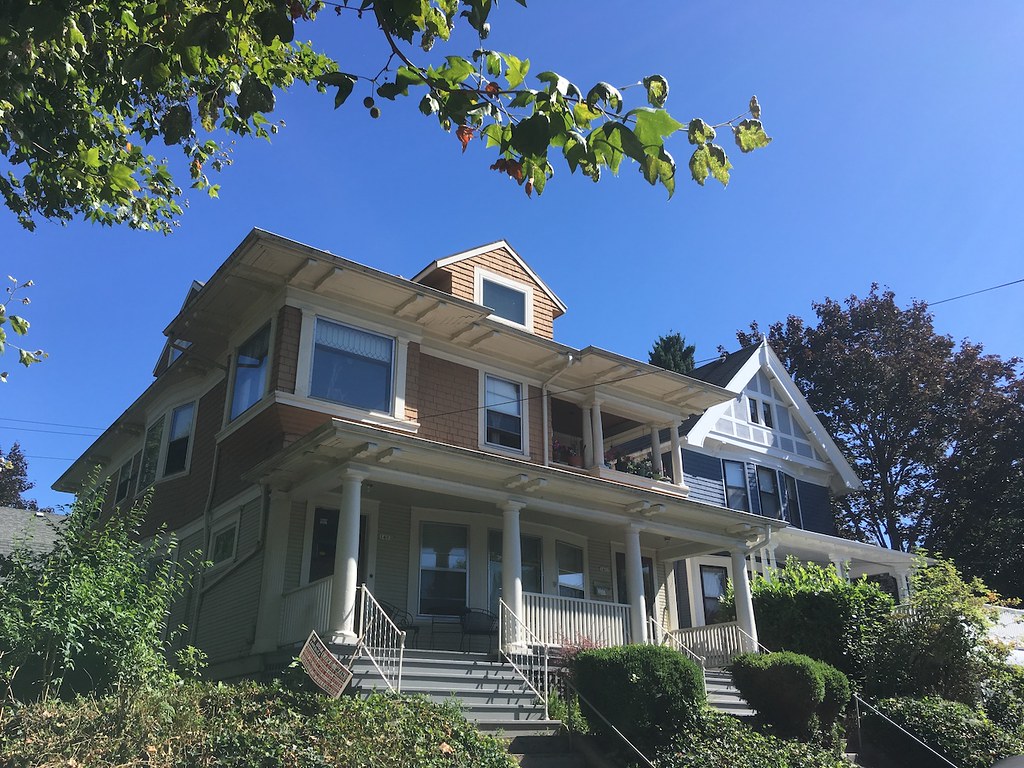 A duplex in Southeast Portland Missing middle homes, like … Flickr