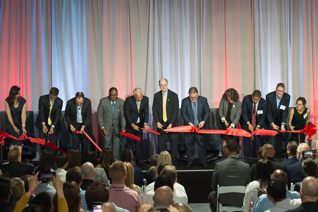 8719 Thermo Fisher Scientific Grand Opening Ceremony & Ribbon