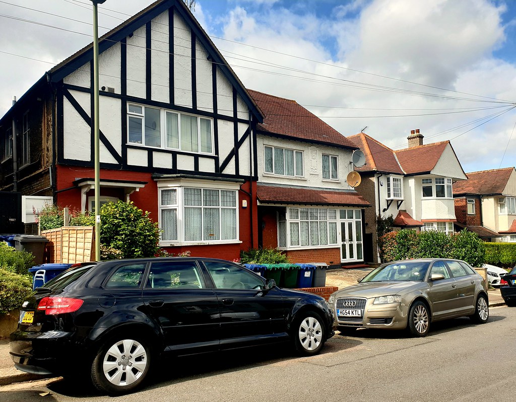 East Oakhurst Avenue Architectural styles 27 and… Flickr