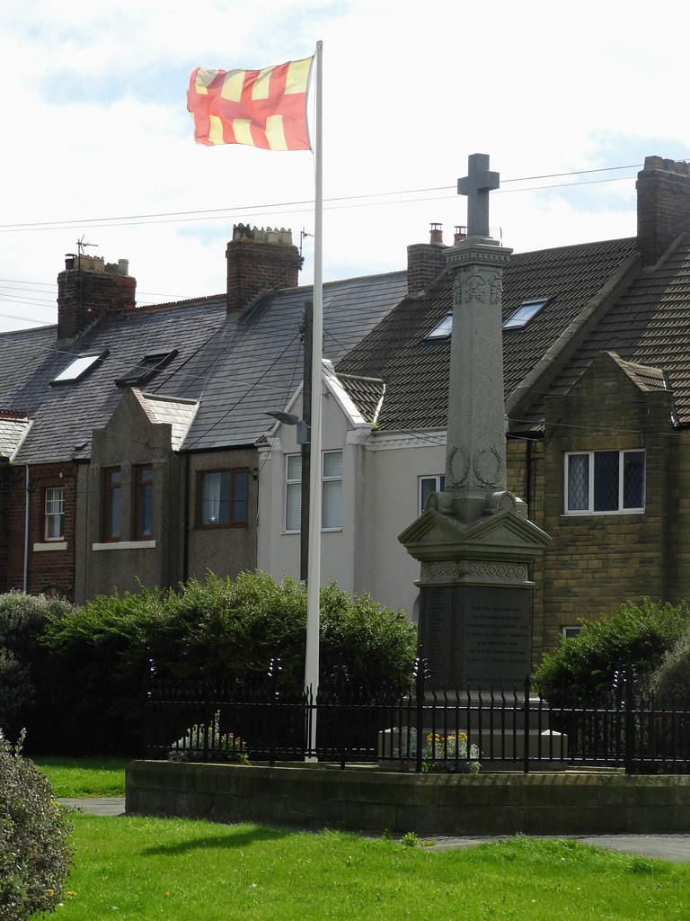 Seaton Sluice and Old Hartley War Memorial The Green, Seat… Flickr