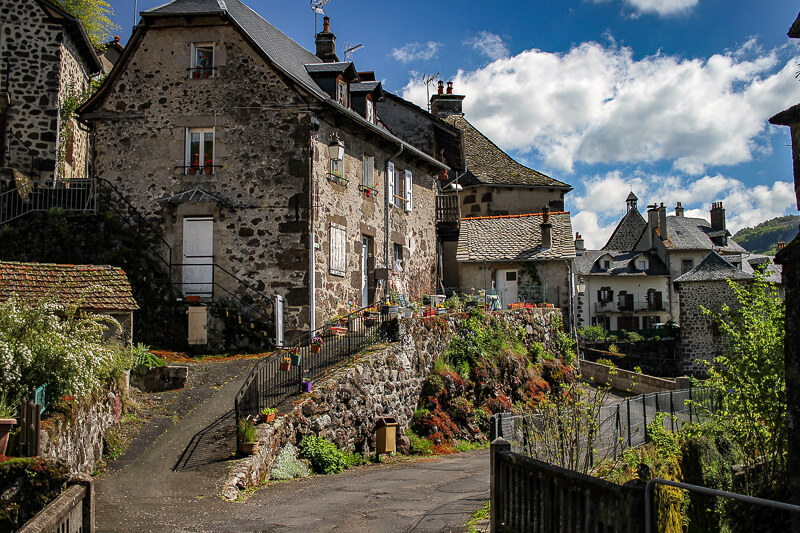 Un encantador pueblo balneario perdido en el corazón de Francia (Vic