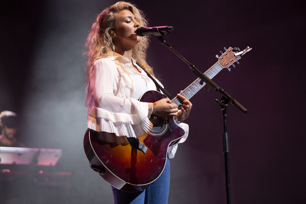 Tori Kelly Tori Kelly performing at Summerfest in Milwauke… Flickr