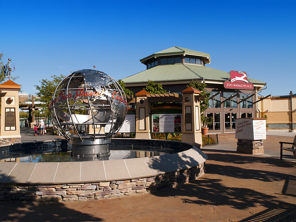 Columbus Zoo 08112012 Entrance Plaza 1 Entrance Plaza … Flickr