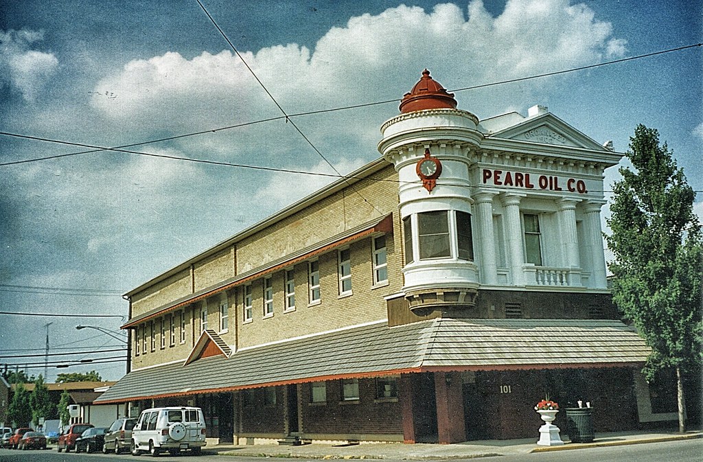 Berne Indiana Pearl Oil Co Former Office Building of P… Flickr