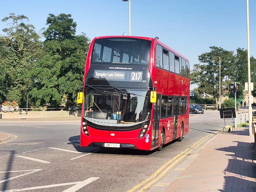 Sullivan Buses E72 in Eleanor Cross Road, Waltham Cross on… Flickr
