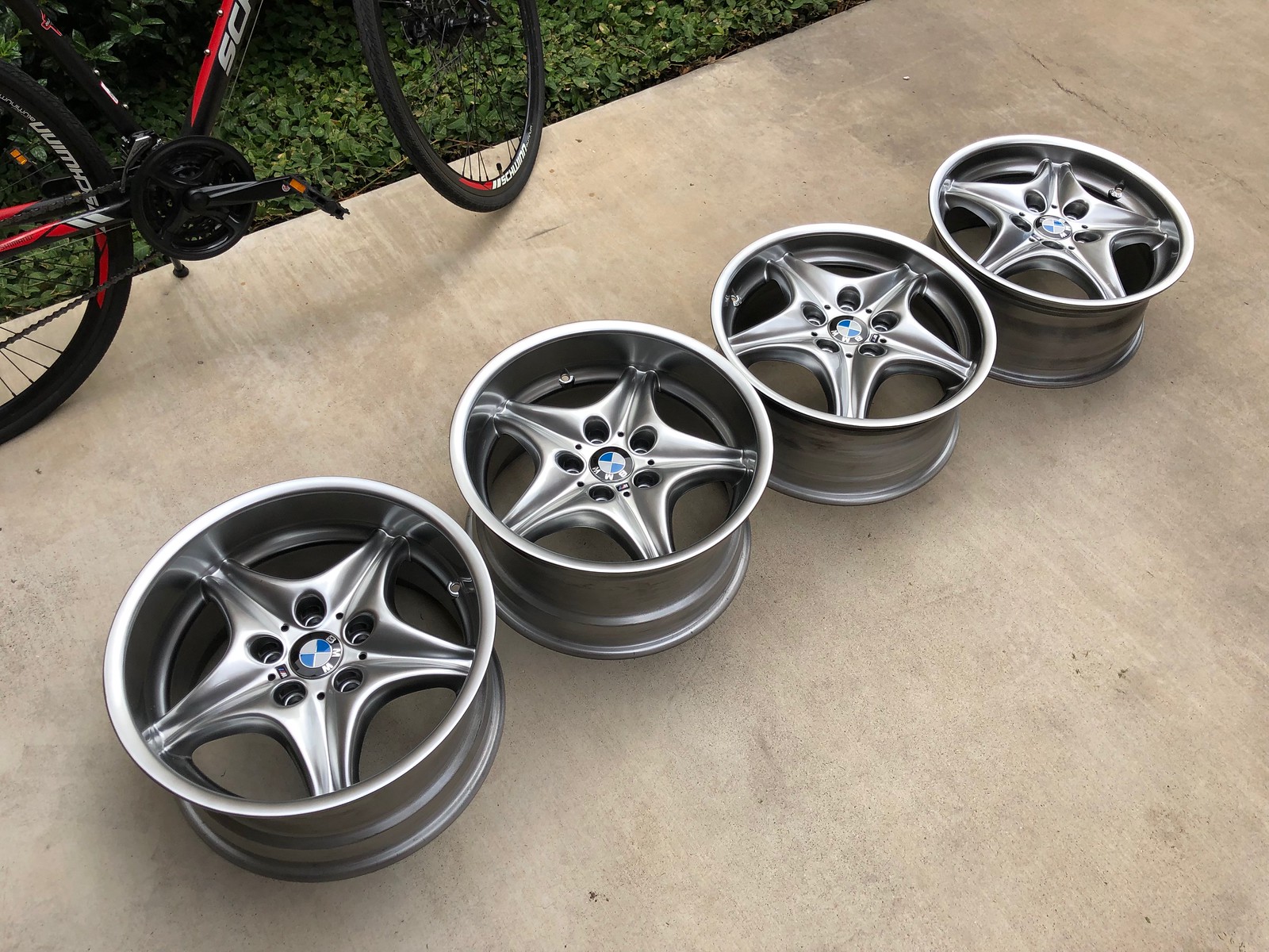 Mint, never mounted set of Style 40 (Roadstars) wheels for sale BMW