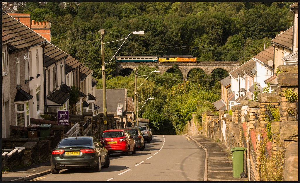 Bedwellty Road, Bargoed. 37421 heads the crew trainer back… Flickr