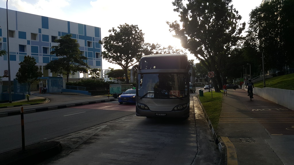 APT Travel Pte Ltd, Isuzu LT134P United Coach Builders, PC… Flickr