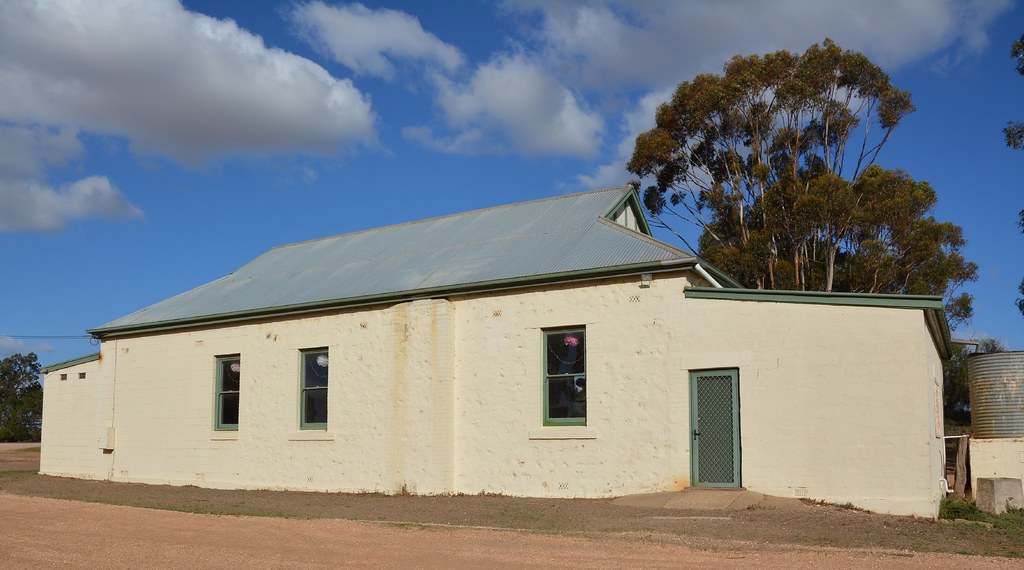 Burdett Hall with the now inoperative chimney, near Murray… Flickr