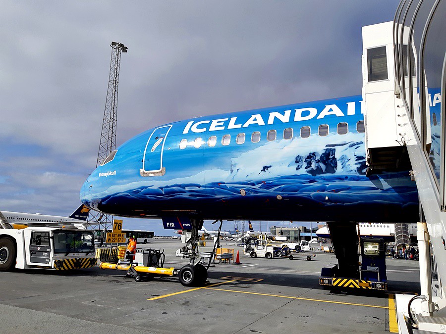 Review of Icelandair flight from Reykjavík to Stockholm in Business
