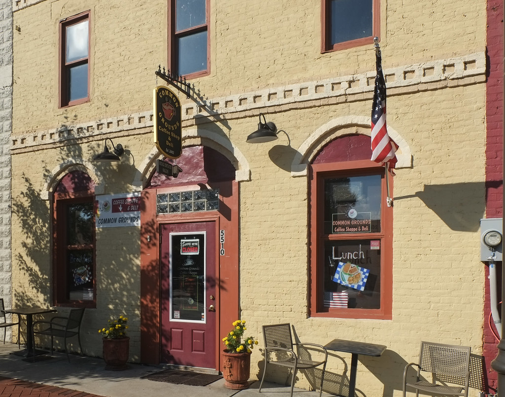 Common Grounds Common Grounds Coffee Shop & Deli in Flower… Flickr
