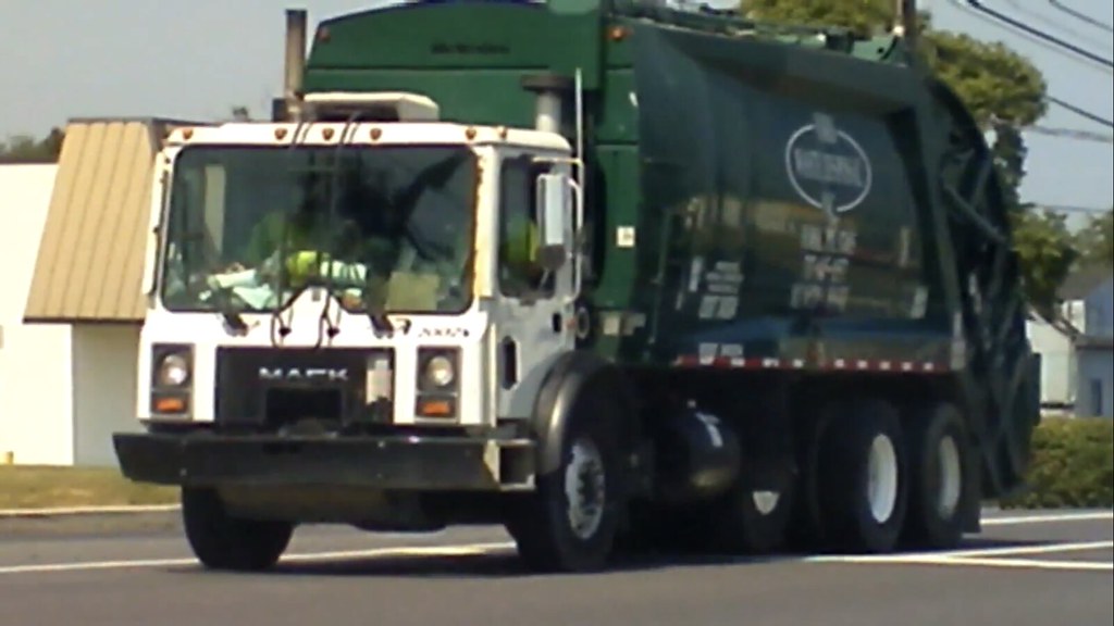 York Waste Disposal Mack RL Picture taken in 2010 Another … Flickr