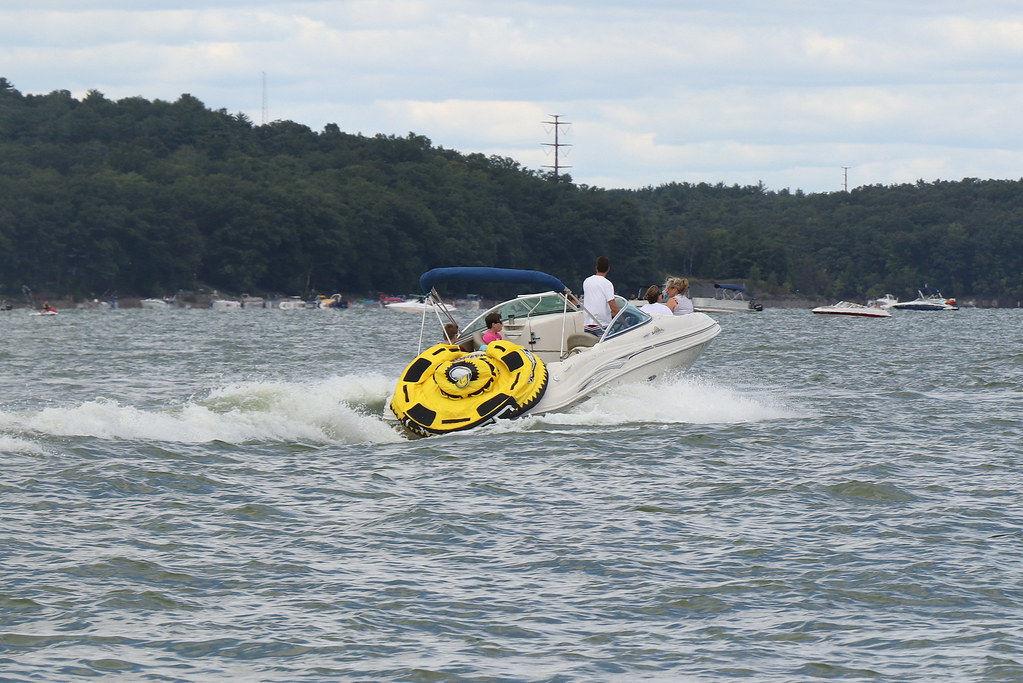 Boats on Lake Wallenpaupack Taken on a scenic boat tour of… Flickr
