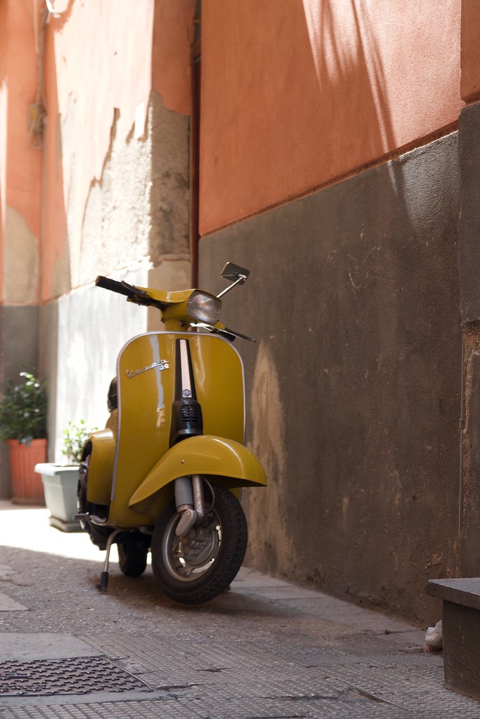 Vespa 50, Sorrento John Mabbitt Flickr