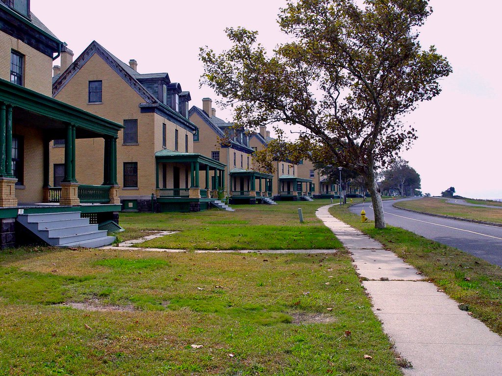 Offices Row At Fort Hancock Fort Hancock is a former Unite… Flickr