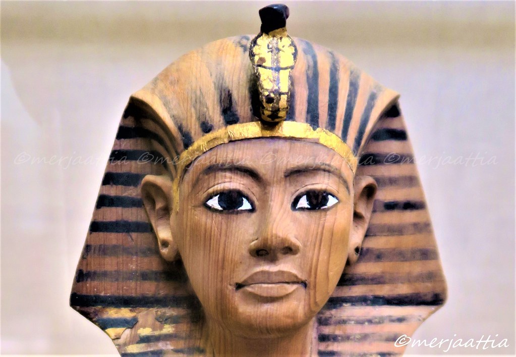 Detail of Tutankhamun's shabti with Nemes headdress Flickr