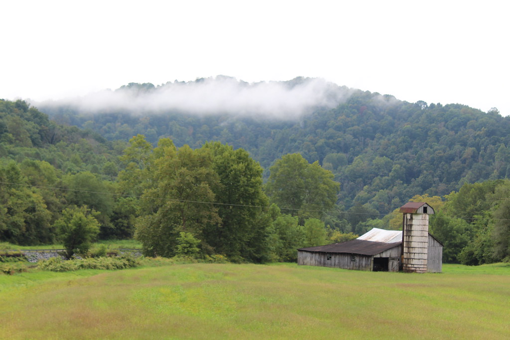 Elevation of Roberts Ridge Road, Roberts Ridge Rd, Moundsville, WV, USA