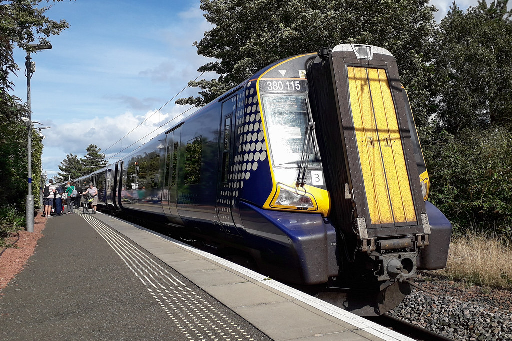 ScotRail 380115 North Berwick 2Y06 1443 Edinburgh to No… Flickr