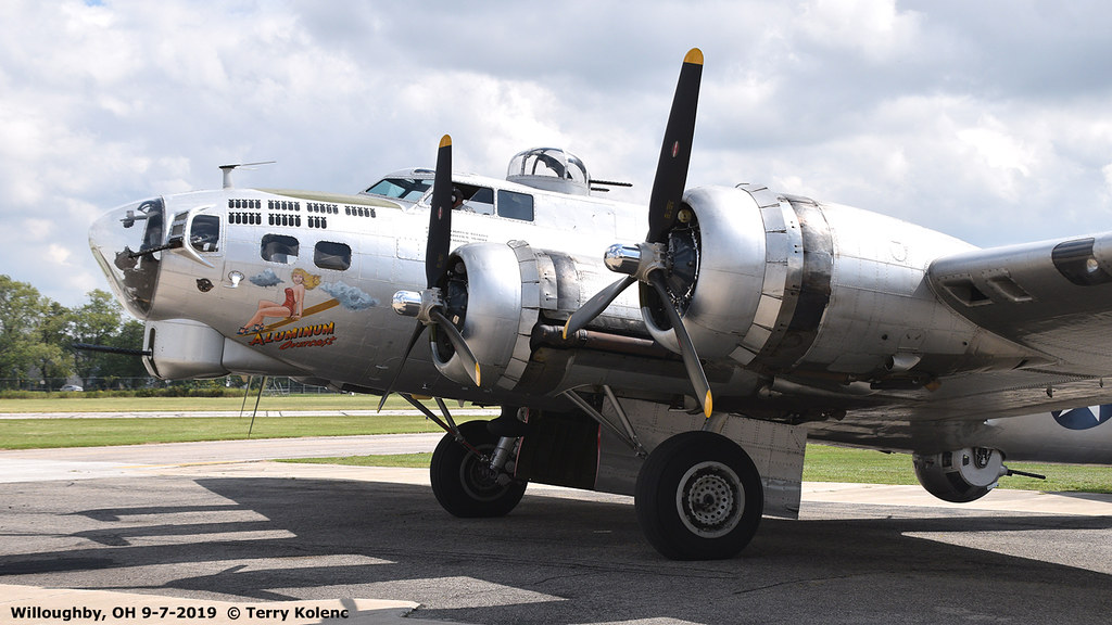 B17 Lost Nation 1450 flr B17 "Aluminum Overcast" at Lost N… Flickr