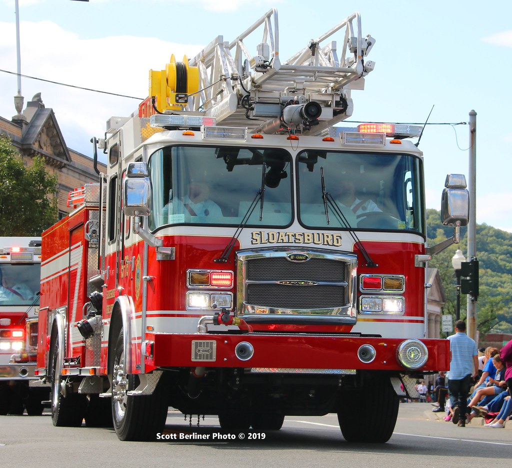 SLOATSBURG, NY FIRE DEPARTMENT LADDER 1578 Scott Berliner Flickr