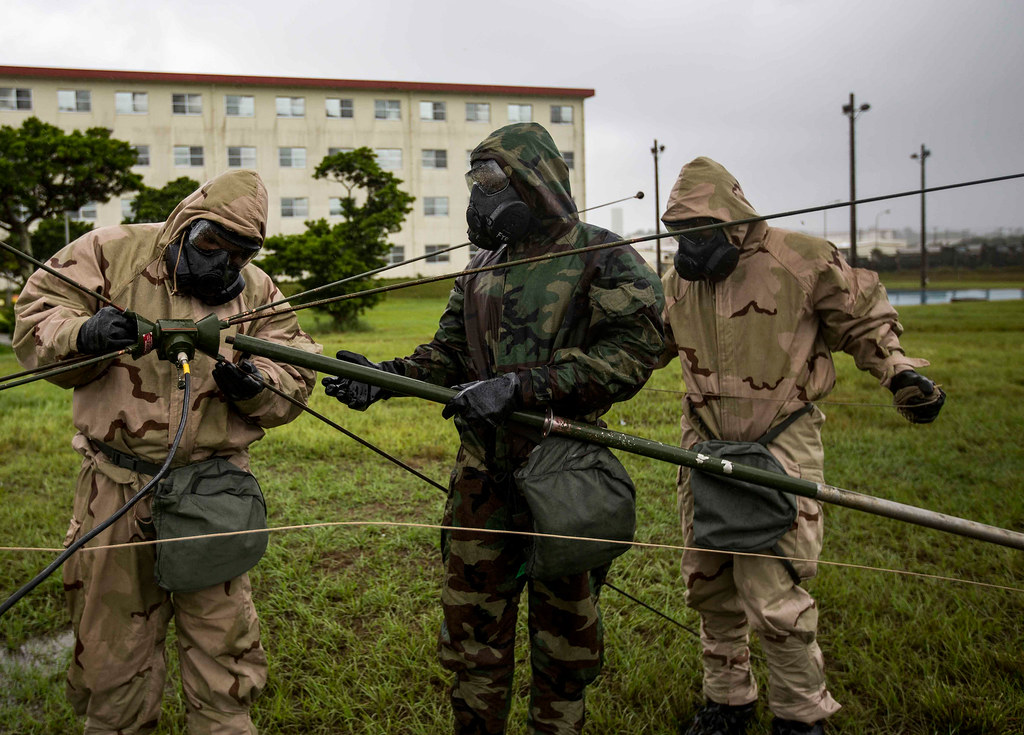 U.S. Marines assemble an antenna group during CBRN defense… Flickr