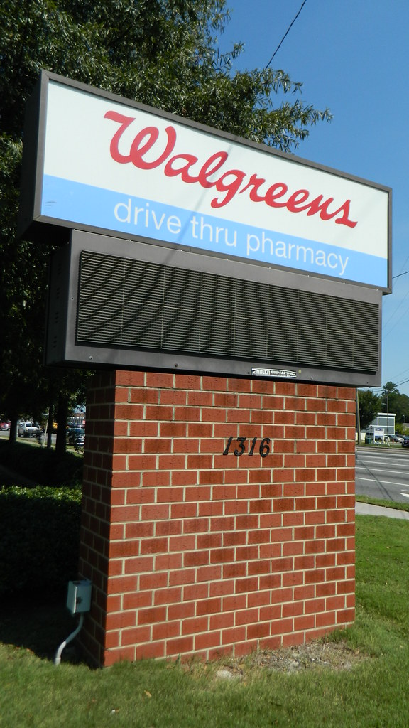 Walgreens sign Walgreens 7886 (14,476 square feet) 1316 N… Flickr