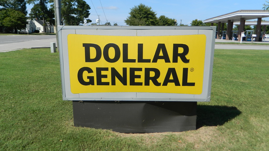 Dollar General sign Dollar General 3014 (9,504 square fee… Flickr
