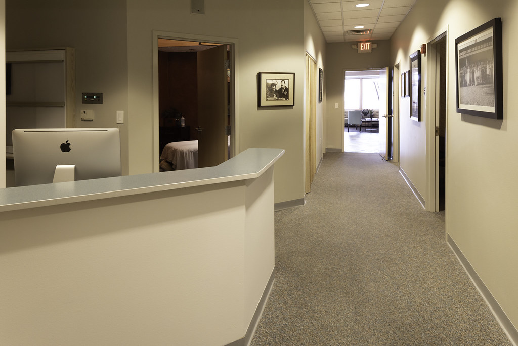 Clinic Hall MRI side Patricia Snyder Flickr