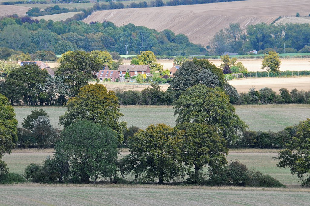 "A Long Shot" Taken from the Ivinghoe Beacon Car Park The … Flickr