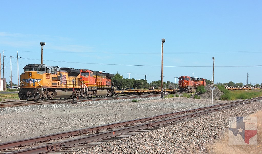 UP 8658 and BNSF 4238 West A Guernsey, WY to Denver, CO em… Flickr