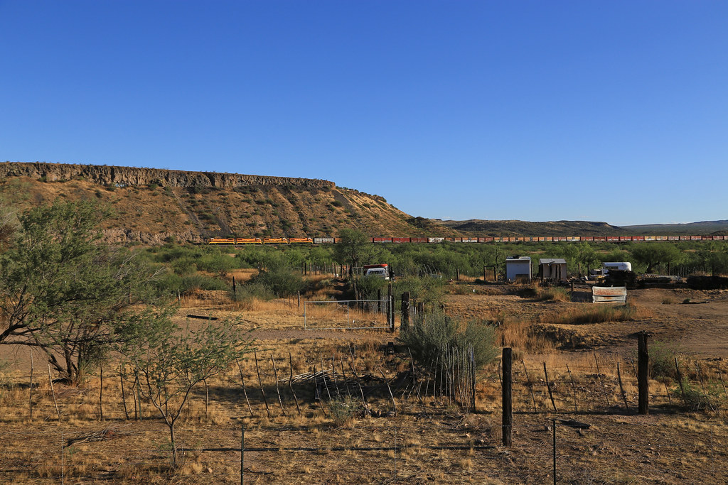 Lordsburg Bound Four Arizona Eastern B408's lead the east… Flickr