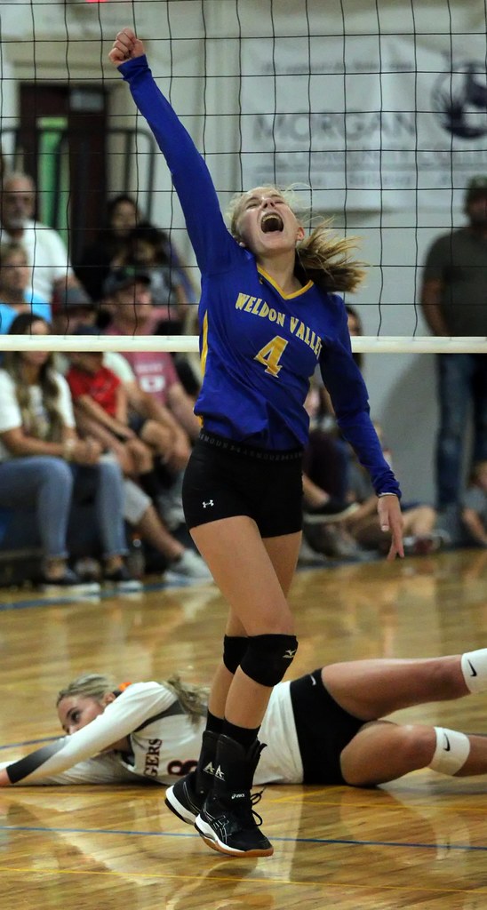 [1/800 f/2.8 ISO 5000; 7D2 70200/2.8] Hope Baessler of the Weldon