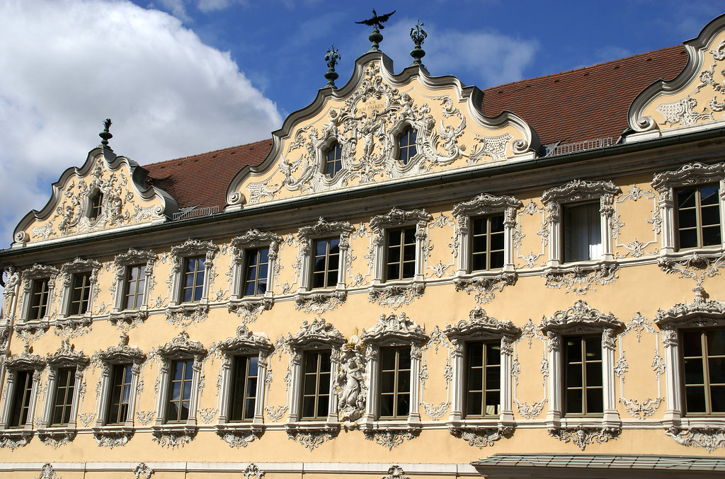 Würzburg, Marktplatz, Haus zum Falken, Madonna a photo on Flickriver