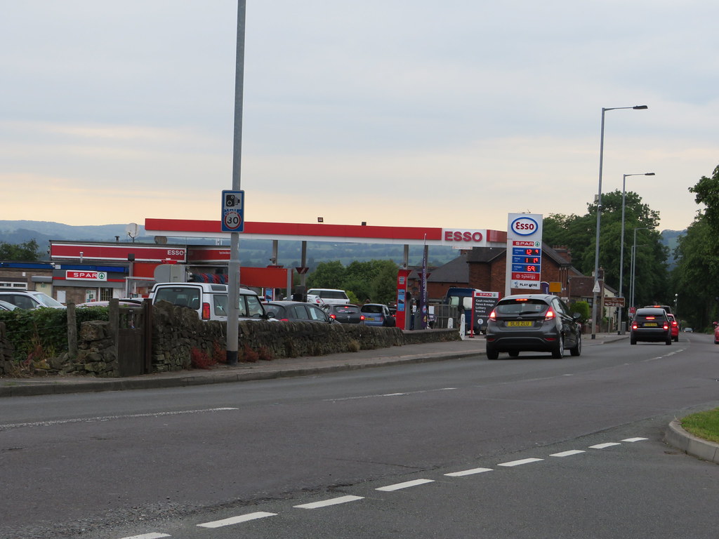 Esso Ashbourne Road, Leek, Staffordshire 2 Not much on S… Flickr