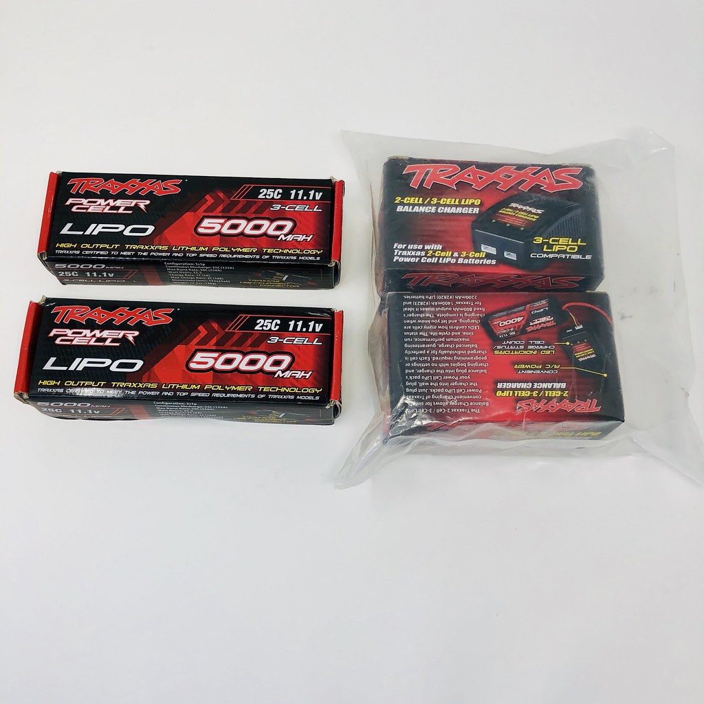Traxxas Revo 2 x 2Cell/3Cell RC Car Battery Charger + 2 x 5000mah 3s