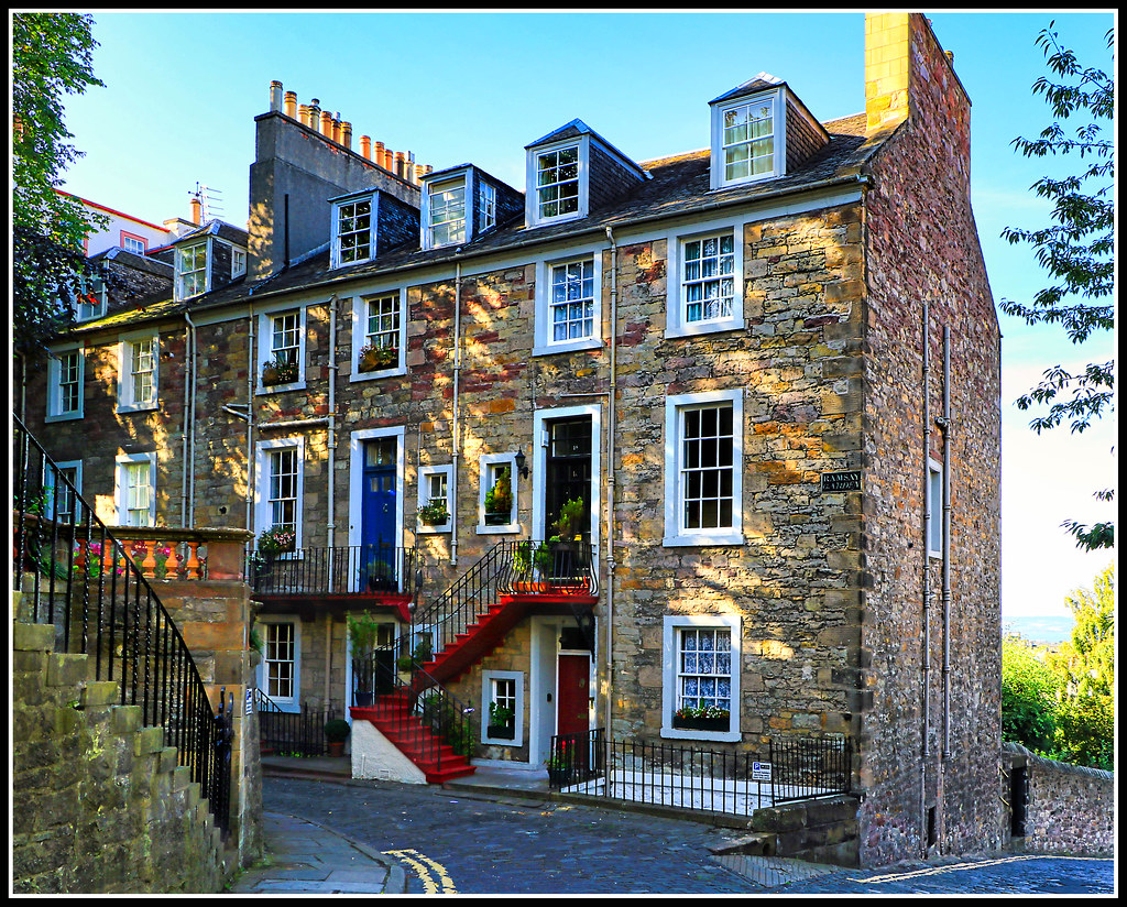 Ramsay Garden, Edinburgh. The flats at Ramsay Garden in th… Flickr