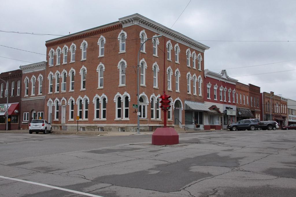 The only stop light in downtown Toledo, Iowa PHD280 Flickr