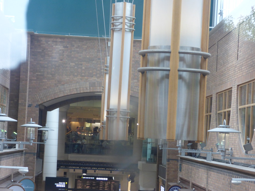 Joe & The Juice at John Lewis Poplar Arcade, Touchwood, … Flickr