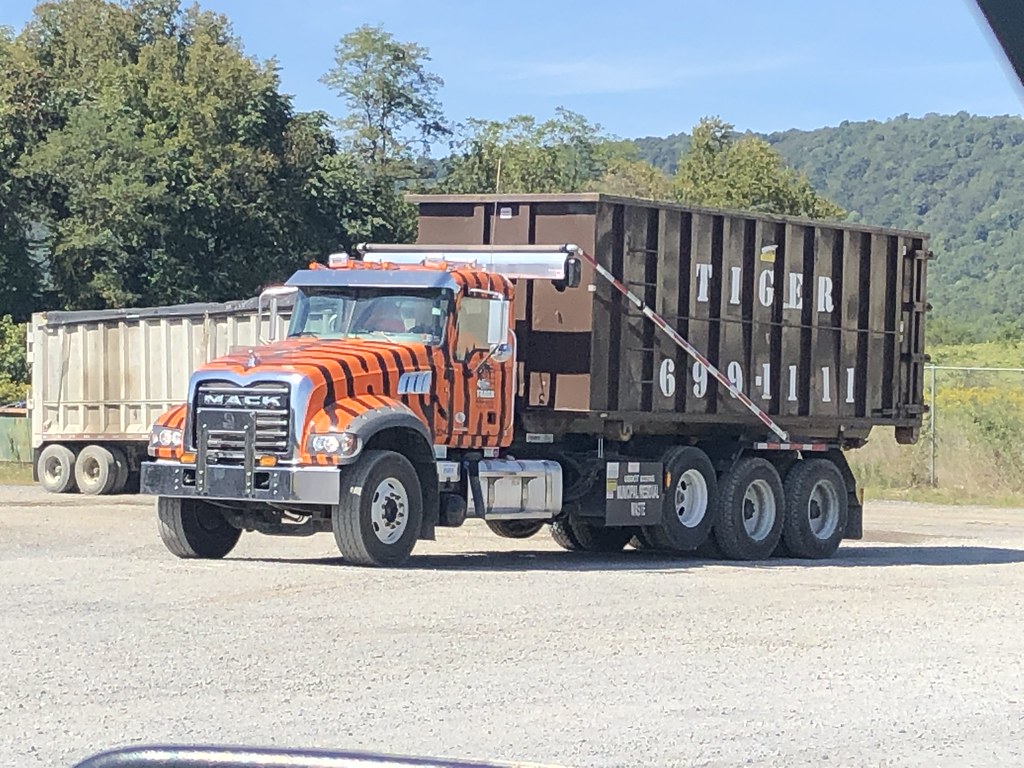 Tiger Trash Mack Granite Rolloff One of Tiger’s newer Mack… Flickr