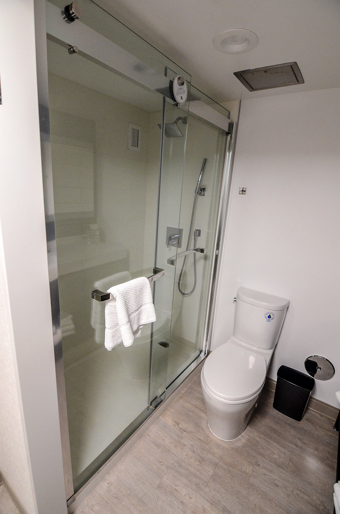 Anaheim Marriott shower Andrew Long Flickr