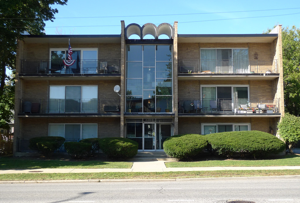 Park Modern 2208 W. 111th Street (built in 1970) curtis